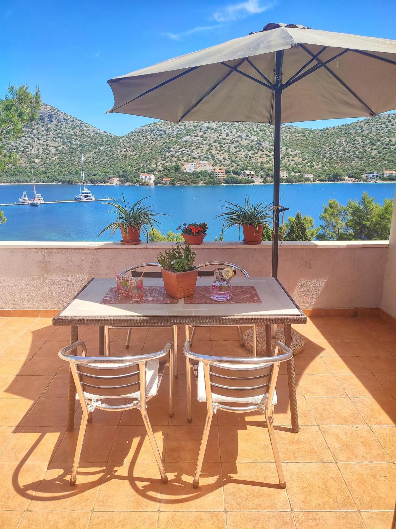 Apartments Vesna Lastovo ภายนอก รูปภาพ